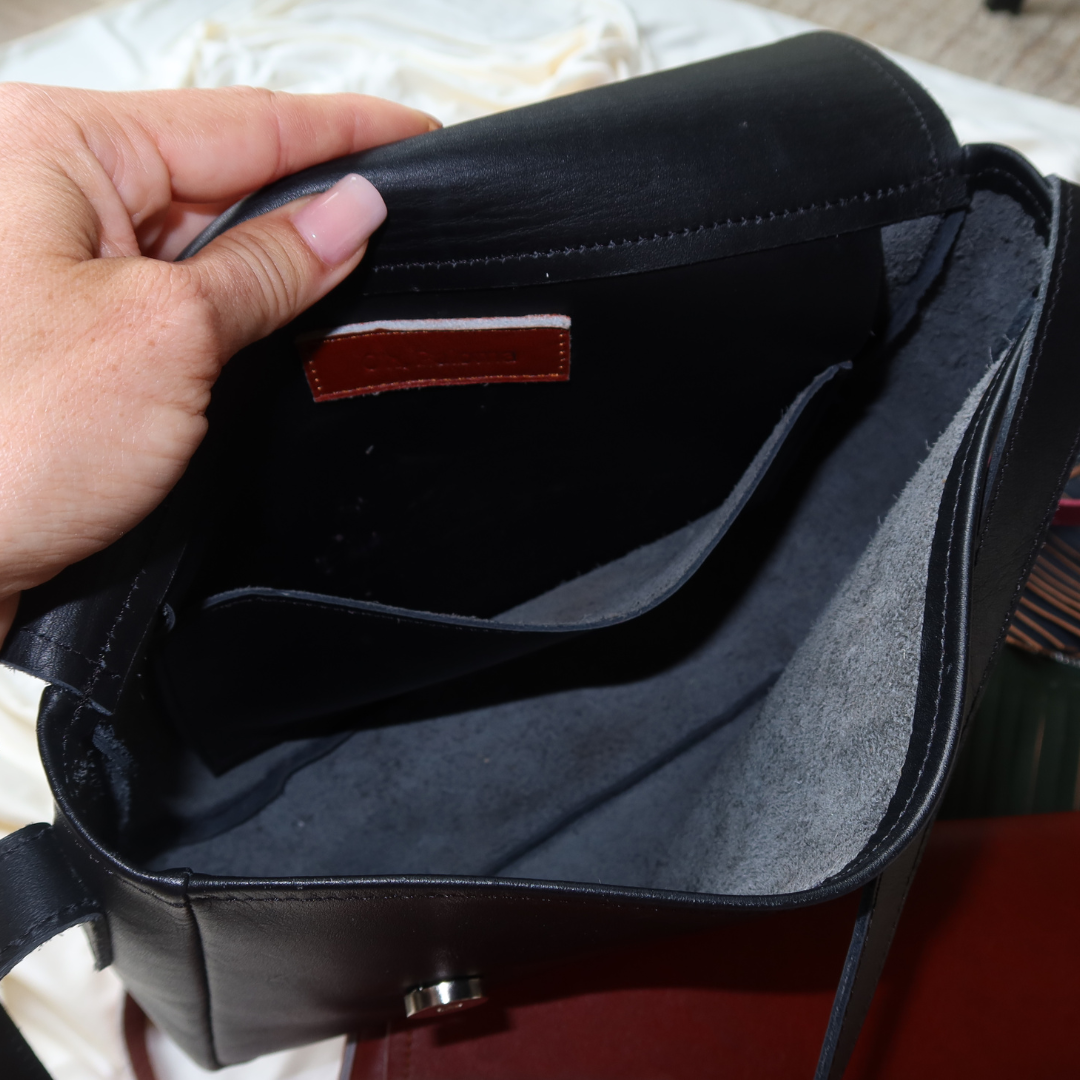 Paloma Classic in Black SHOULDER STRAP