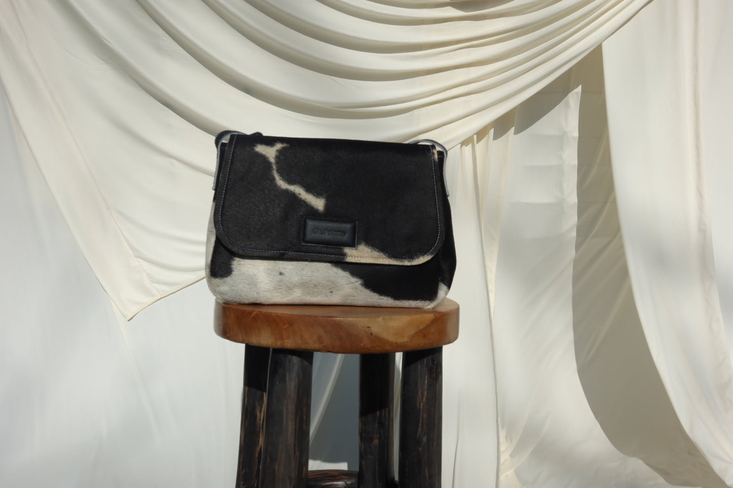 Paloma Shoulder Classic in Hide
