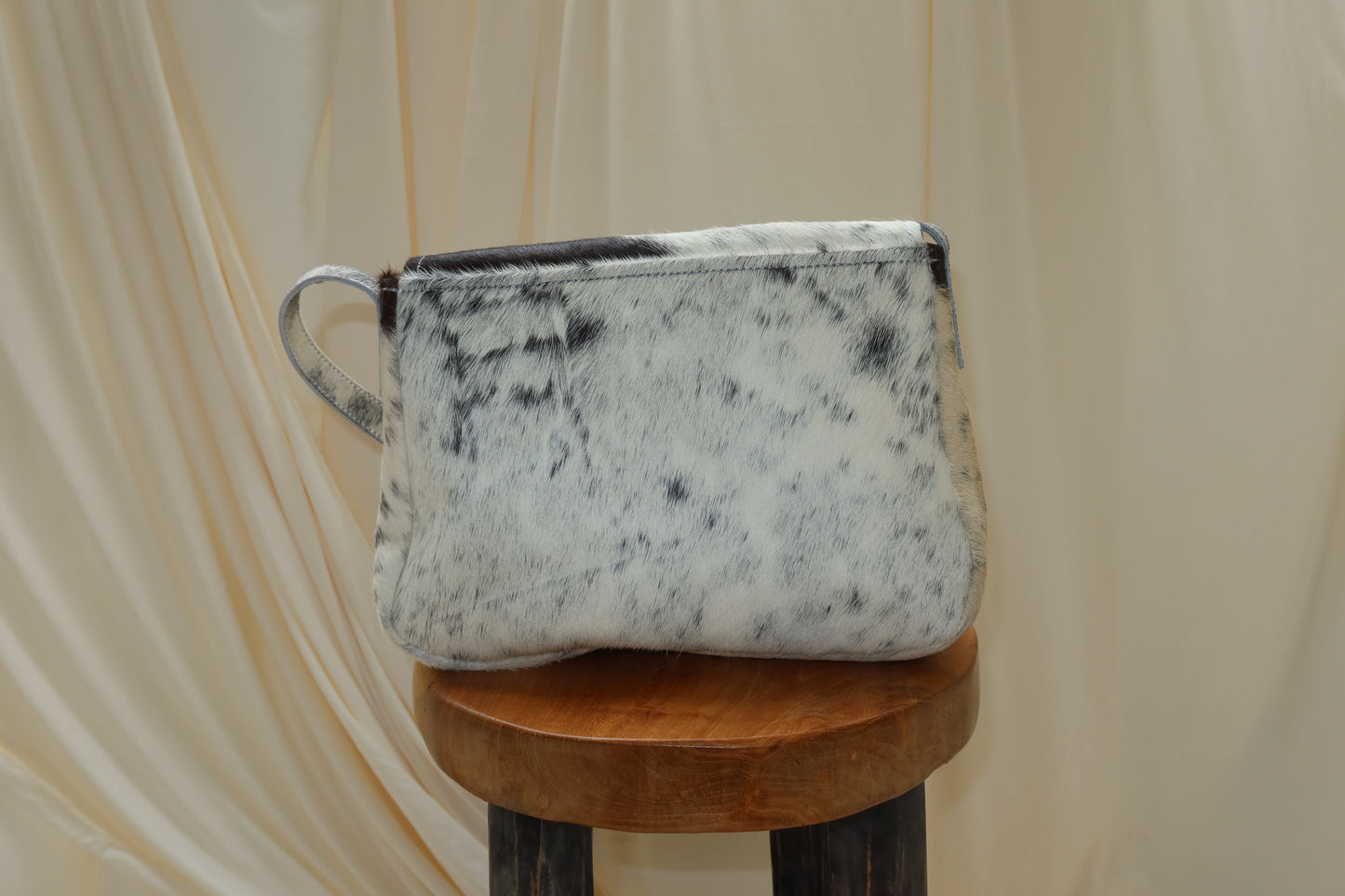 Paloma Shoulder Classic in Hide