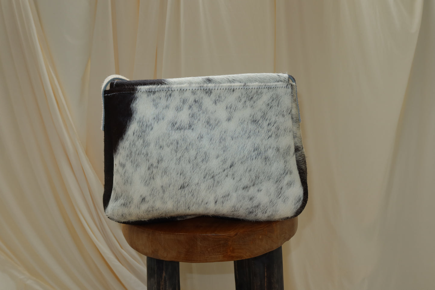 Paloma Shoulder Classic in Hide