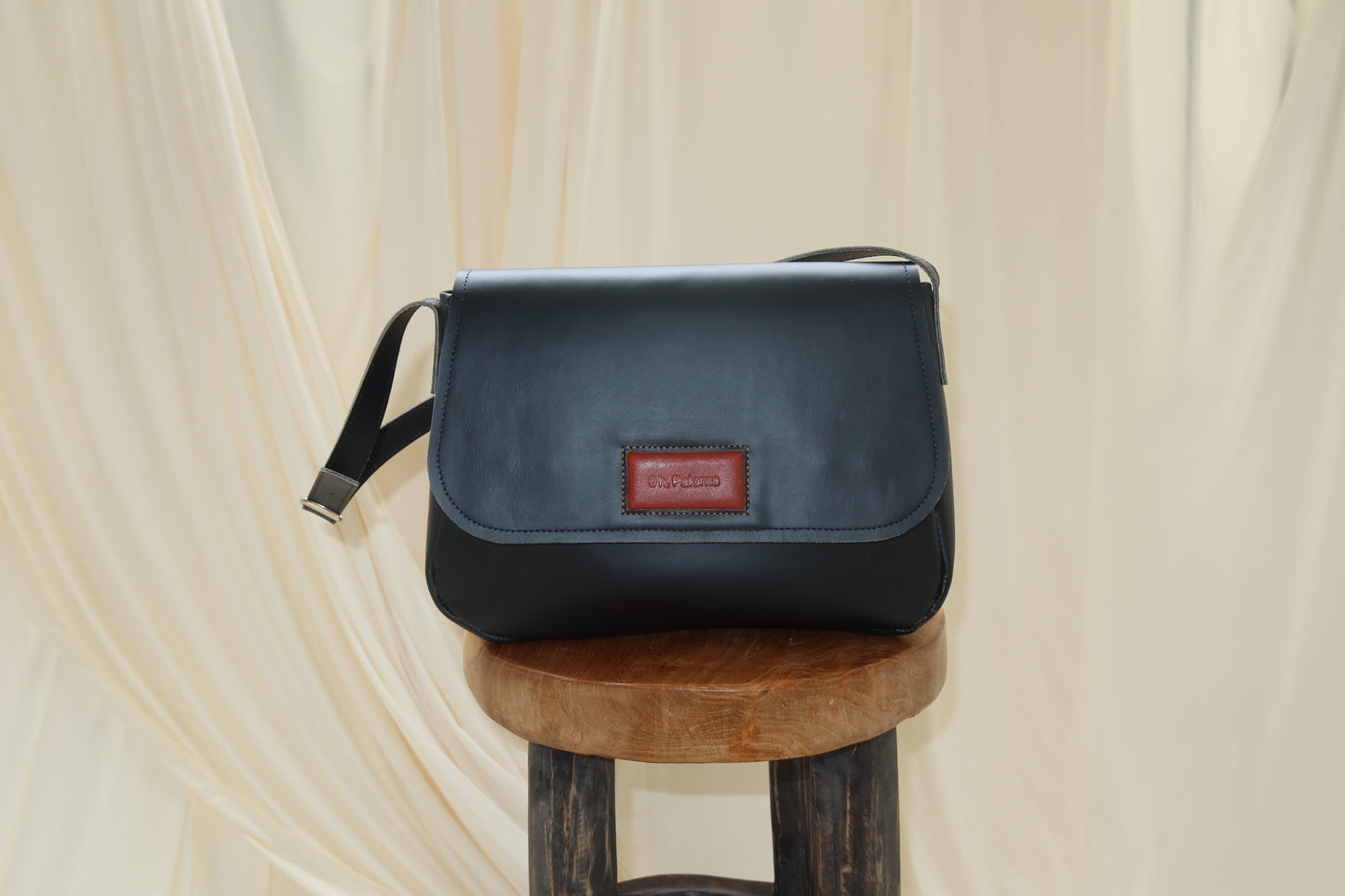 Paloma Classic in Black SHOULDER STRAP