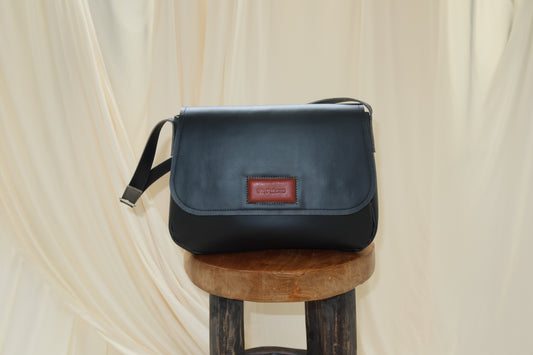 Paloma Classic in Black SHOULDER STRAP