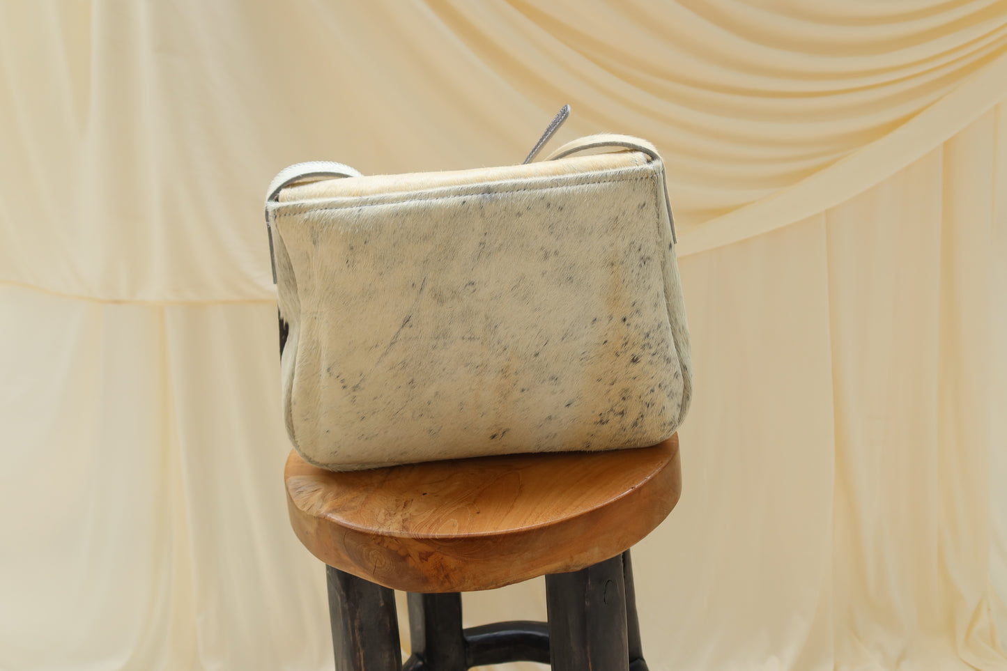 Paloma Shoulder Classic in Hide
