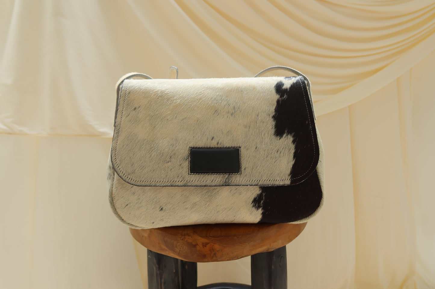Paloma Shoulder Classic in Hide