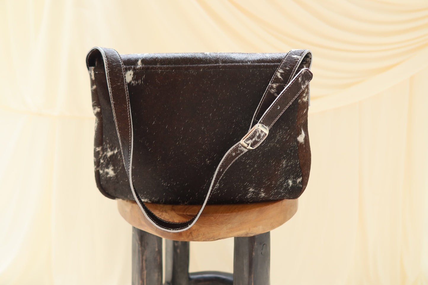Paloma Shoulder Classic in Hide