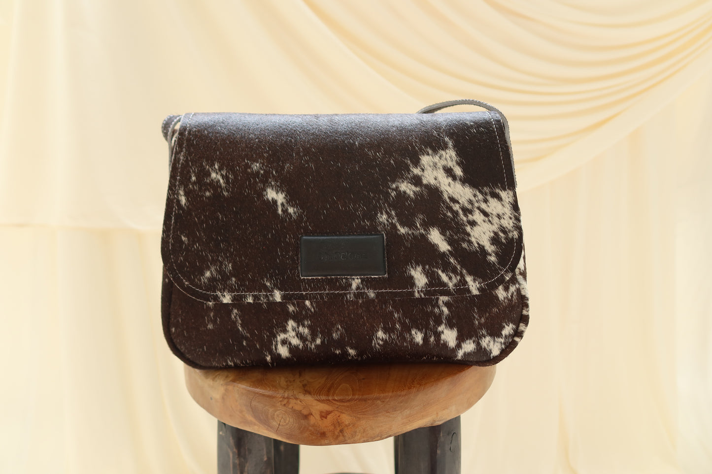 Paloma Shoulder Classic in Hide