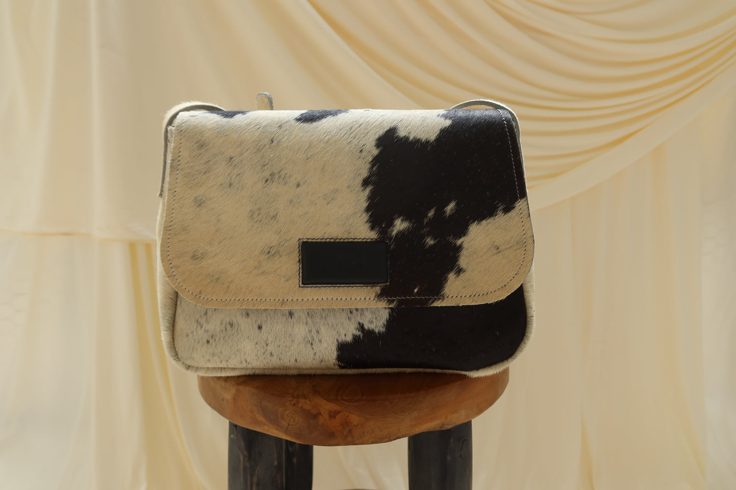 Paloma Shoulder Classic in Hide